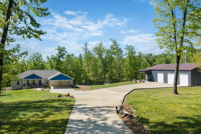 694 Lick Creek Boat Dock Loop, Parsons, TN 38363