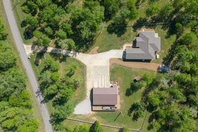 694 Lick Creek Boat Dock Loop, Parsons, TN 38363