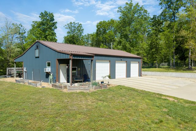 694 Lick Creek Boat Dock Loop, Parsons, TN 38363