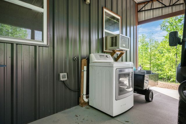 694 Lick Creek Boat Dock Loop, Parsons, TN 38363