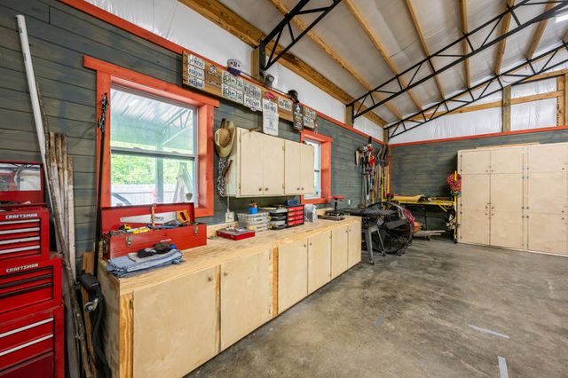 694 Lick Creek Boat Dock Loop, Parsons, TN 38363