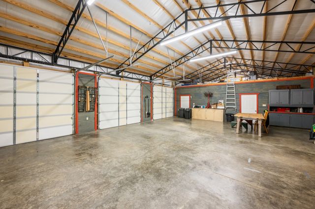 694 Lick Creek Boat Dock Loop, Parsons, TN 38363