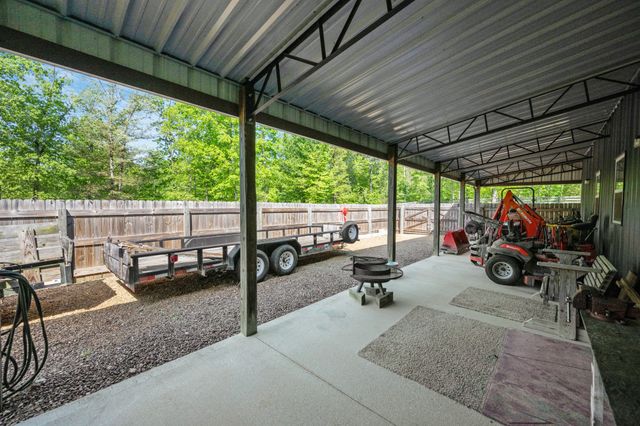 694 Lick Creek Boat Dock Loop, Parsons, TN 38363