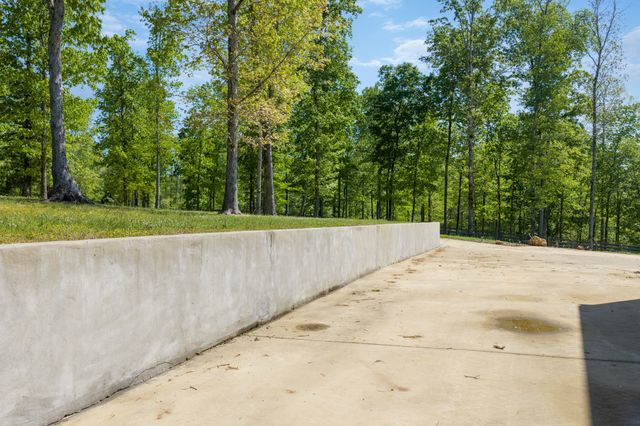 694 Lick Creek Boat Dock Loop, Parsons, TN 38363