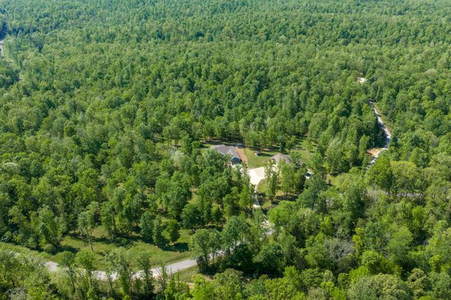 694 Lick Creek Boat Dock Loop, Parsons, TN 38363