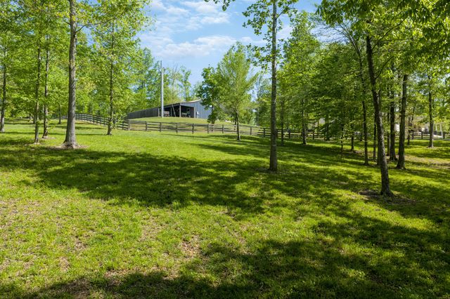 694 Lick Creek Boat Dock Loop, Parsons, TN 38363