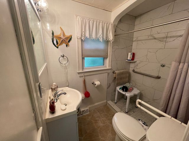 219 S SUMMER Street, Corry, PA 16407