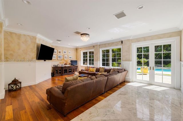 6905 SW 75th Ave, Miami, FL 33143