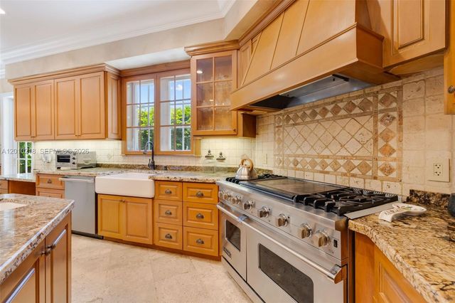 6905 SW 75th Ave, Miami, FL 33143