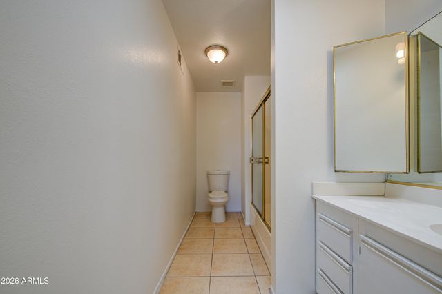 3001 E GRANDVIEW Road 8, Phoenix, AZ 85032