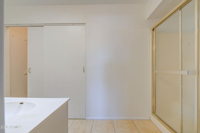 3001 E GRANDVIEW Road 8, Phoenix, AZ 85032