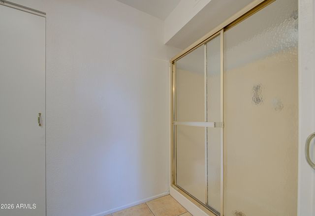 3001 E GRANDVIEW Road 8, Phoenix, AZ 85032