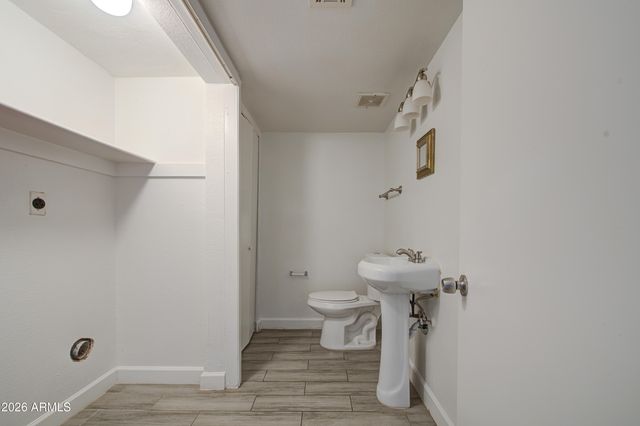 3001 E GRANDVIEW Road 8, Phoenix, AZ 85032
