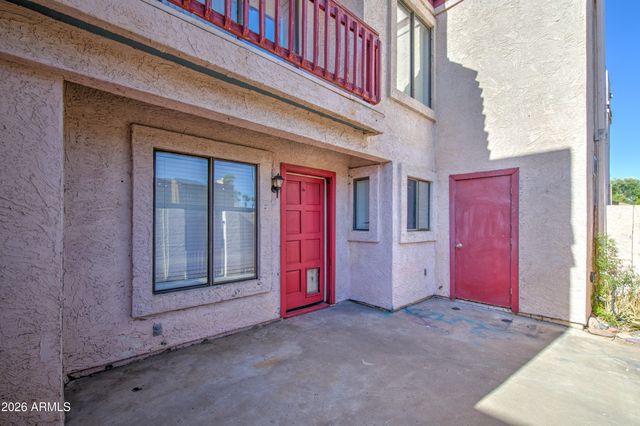 3001 E GRANDVIEW Road 8, Phoenix, AZ 85032