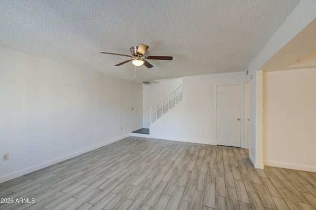 3001 E GRANDVIEW Road 8, Phoenix, AZ 85032