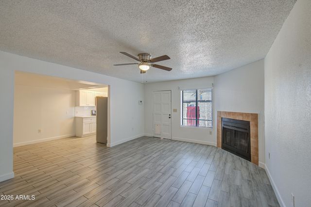 3001 E GRANDVIEW Road 8, Phoenix, AZ 85032