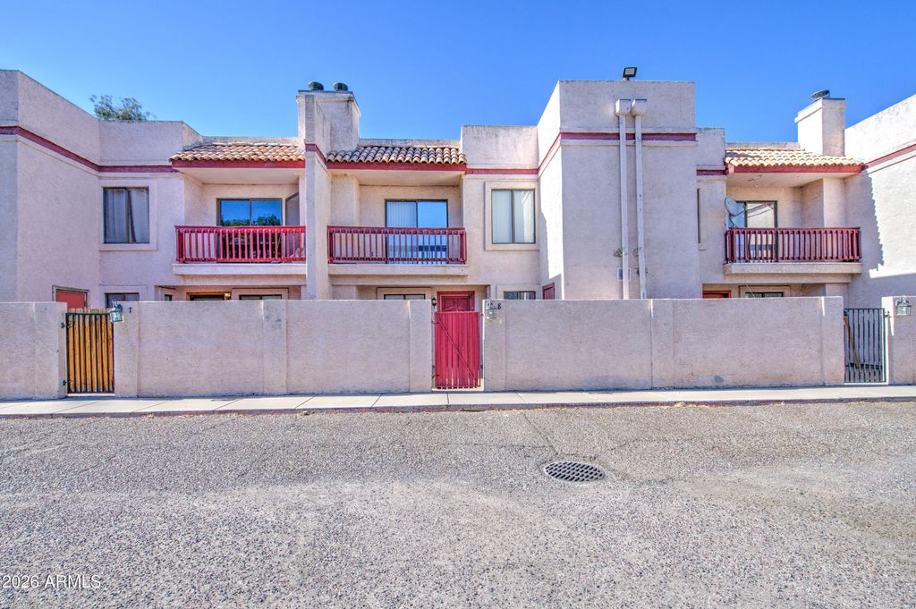 3001 E GRANDVIEW Road 8, Phoenix, AZ 85032 — photo 2