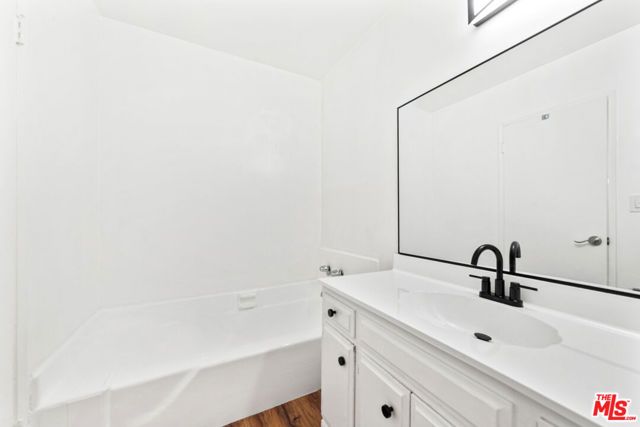 5600 Kensington Way 104, Culver City, CA 90230