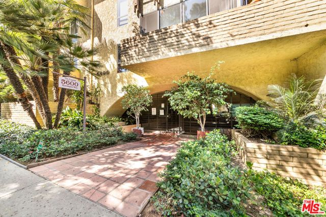 5600 Kensington Way 104, Culver City, CA 90230
