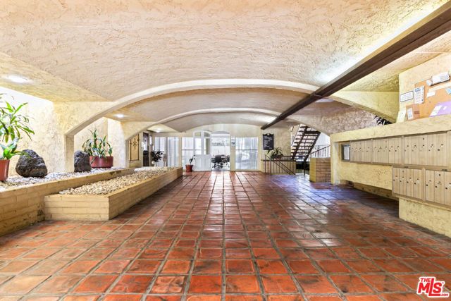 5600 Kensington Way 104, Culver City, CA 90230