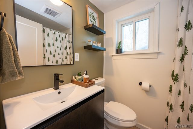 235 North Long Street, Amherst, NY 14221