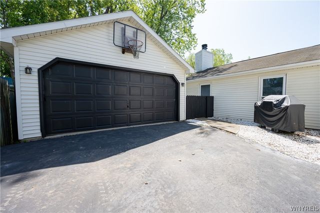 235 North Long Street, Amherst, NY 14221