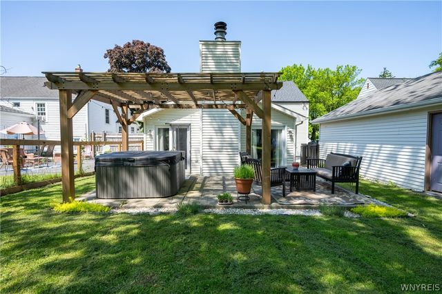 235 North Long Street, Amherst, NY 14221