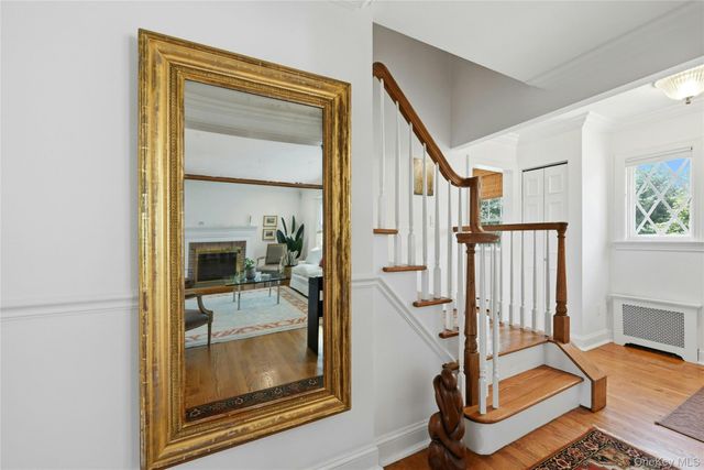 5 Arrowhead Place, Huntington, NY 11743