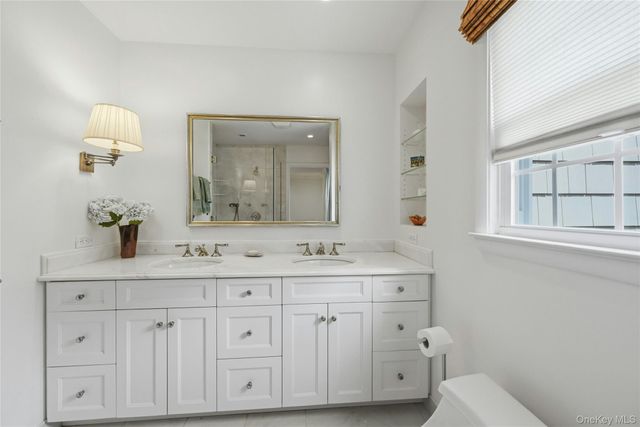 5 Arrowhead Place, Huntington, NY 11743