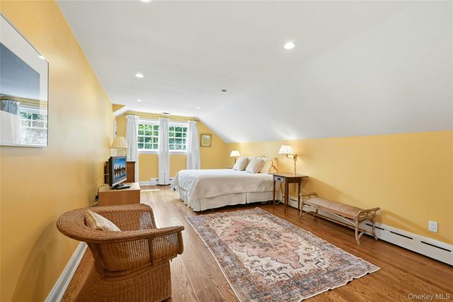 5 Arrowhead Place, Huntington, NY 11743