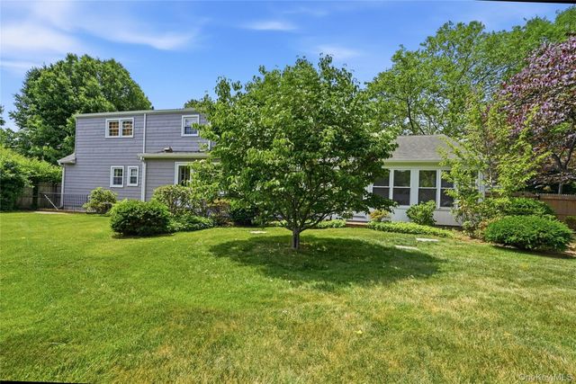 5 Arrowhead Place, Huntington, NY 11743
