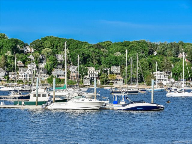 5 Arrowhead Place, Huntington, NY 11743