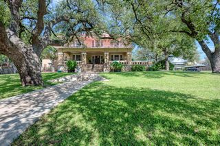 401 W 4th ST, Lampasas, TX 76550