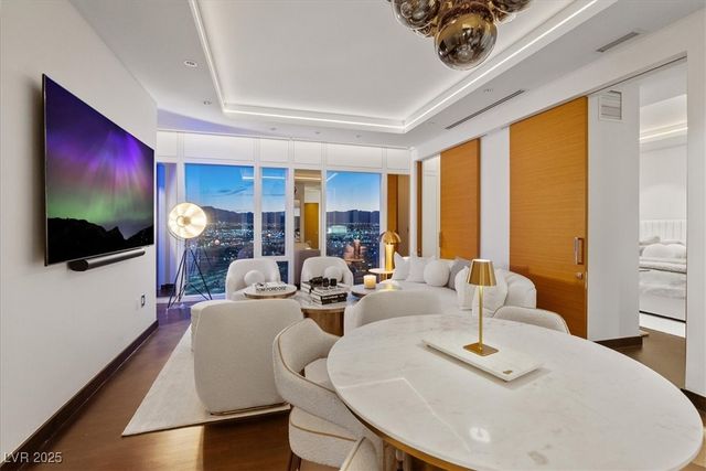 3750 Las Vegas Boulevard 2911, Las Vegas, NV 89158