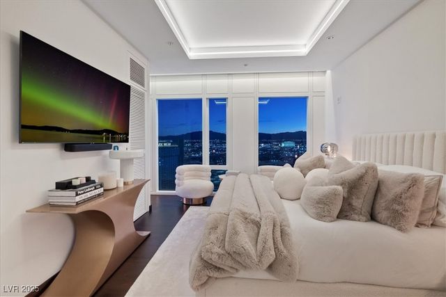 3750 Las Vegas Boulevard 2911, Las Vegas, NV 89158