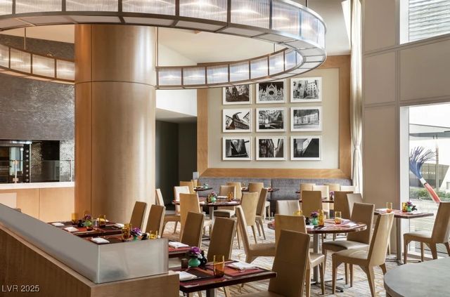 3750 Las Vegas Boulevard 2911, Las Vegas, NV 89158