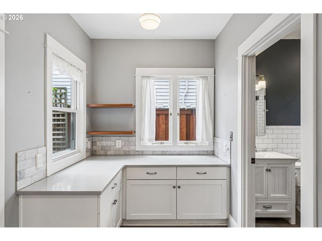 724 Se 27TH Ave, Portland, OR 97214