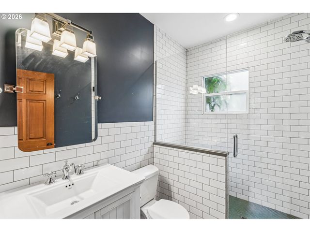 724 Se 27TH Ave, Portland, OR 97214