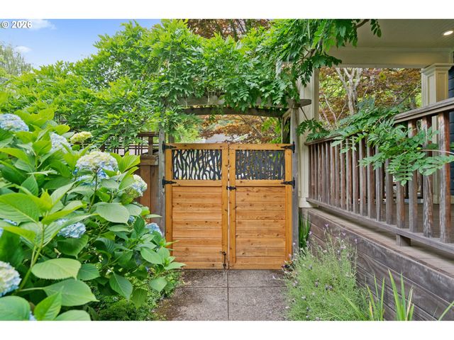 724 Se 27TH Ave, Portland, OR 97214