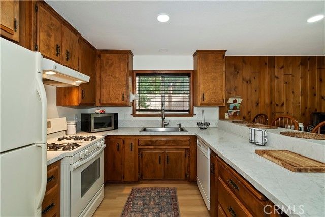 744 Bergschrund, Crestline, CA 92325