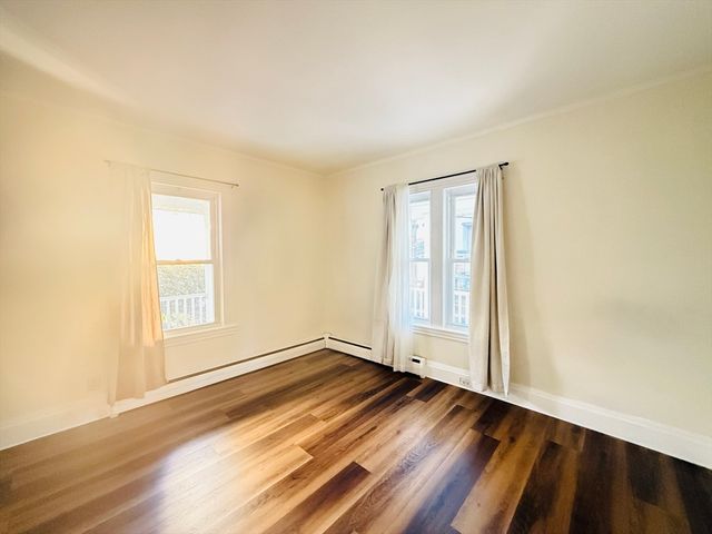 15 Pennsylvania Ave 1, Newton, MA 02464