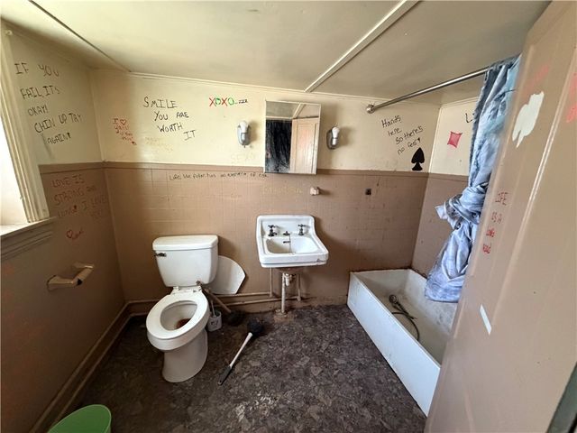 501 8th St, Charleroi Boro, PA 15022