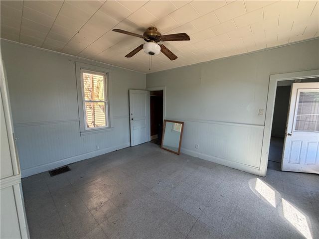 501 8th St, Charleroi Boro, PA 15022