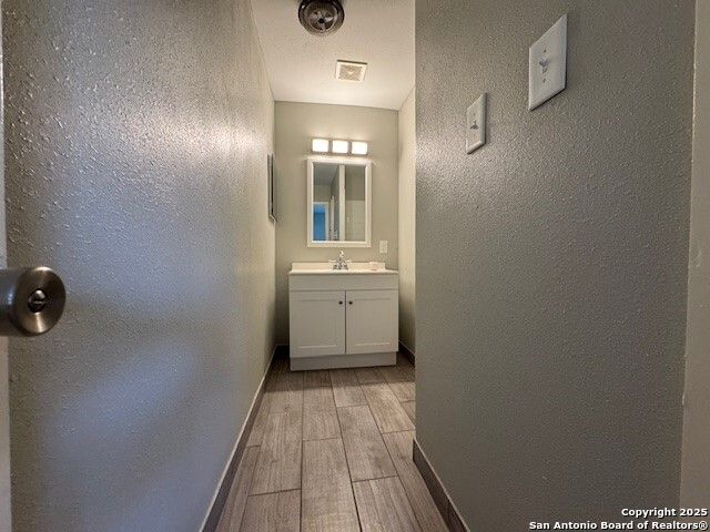 911 Vance Jackson, San Antonio, TX 78201