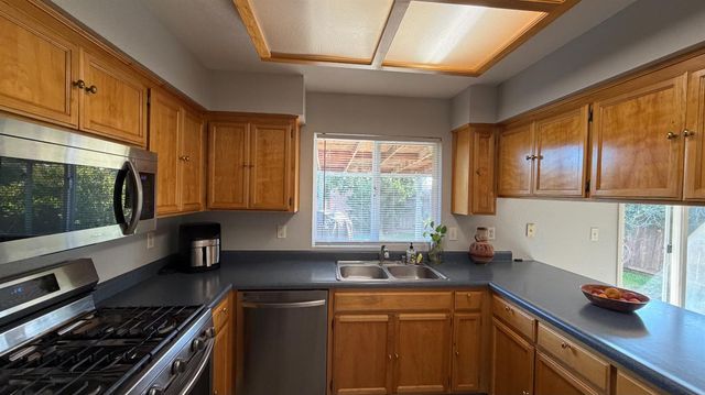 12 E San Clemente Dr, Merced, CA 95341