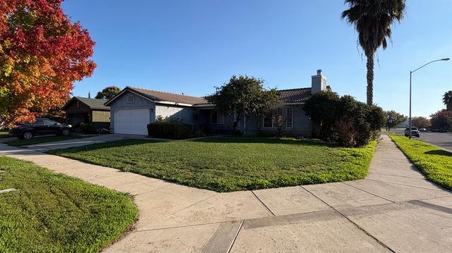 12 E San Clemente Dr, Merced, CA 95341