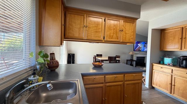 12 E San Clemente Dr, Merced, CA 95341