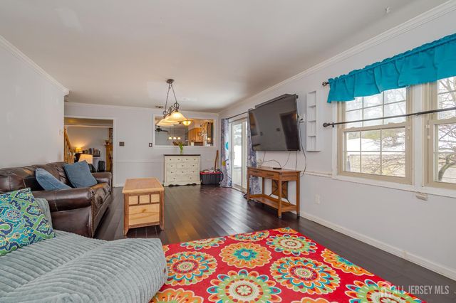 9 Crabtree Road, Old Bridge, NJ 07747