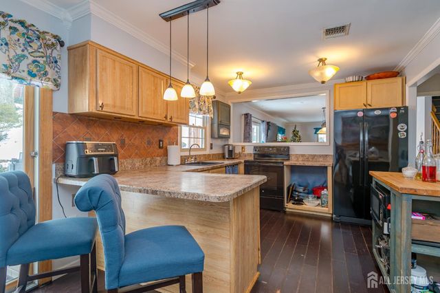 9 Crabtree Road, Old Bridge, NJ 07747