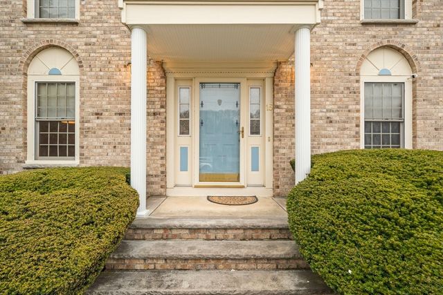 15 Valdora Drive, Stoneham, MA 02180